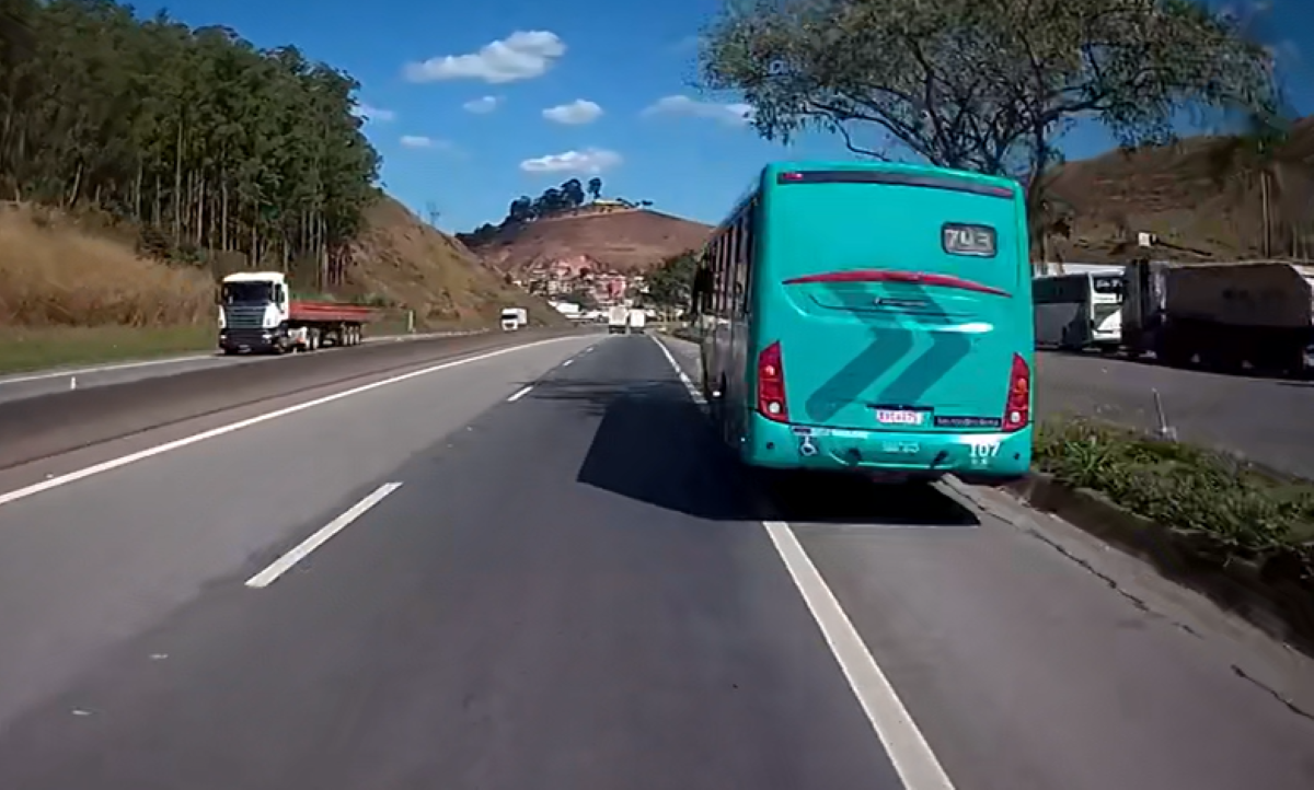 Vídeo mostra acidente entre ônibus com mortes na BR-040