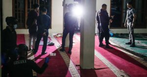 Explosões deixam dezenas de feridos em mesquita na Indonésia; estudante é suspeito