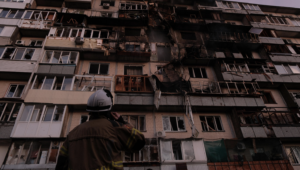 Ataque de drones e mísseis a Kiev deixa pelo menos 3 mortos e 26 feridos –