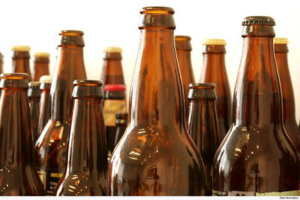 Sem provas individuais, juiz absolve 10 acusados por mortes em contaminação de cervejas Backer