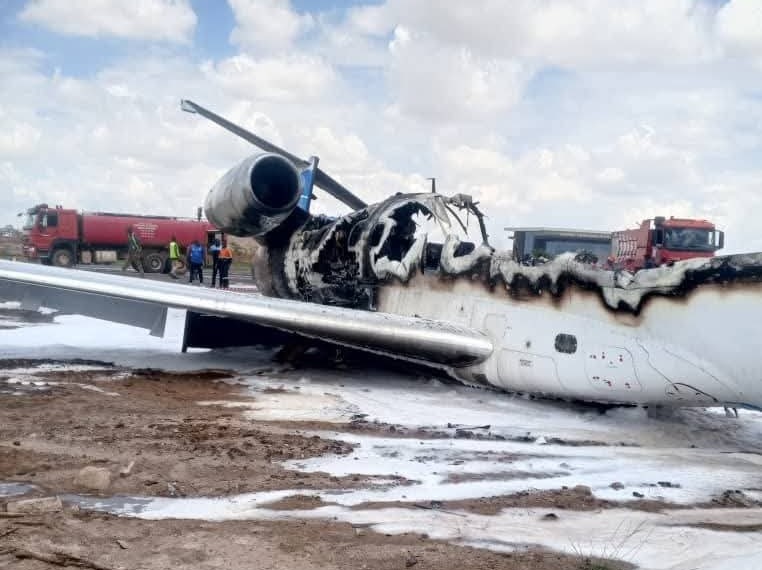 Acidente: Embraer ERJ 145 da Air Jet sai da pista durante a aterragem