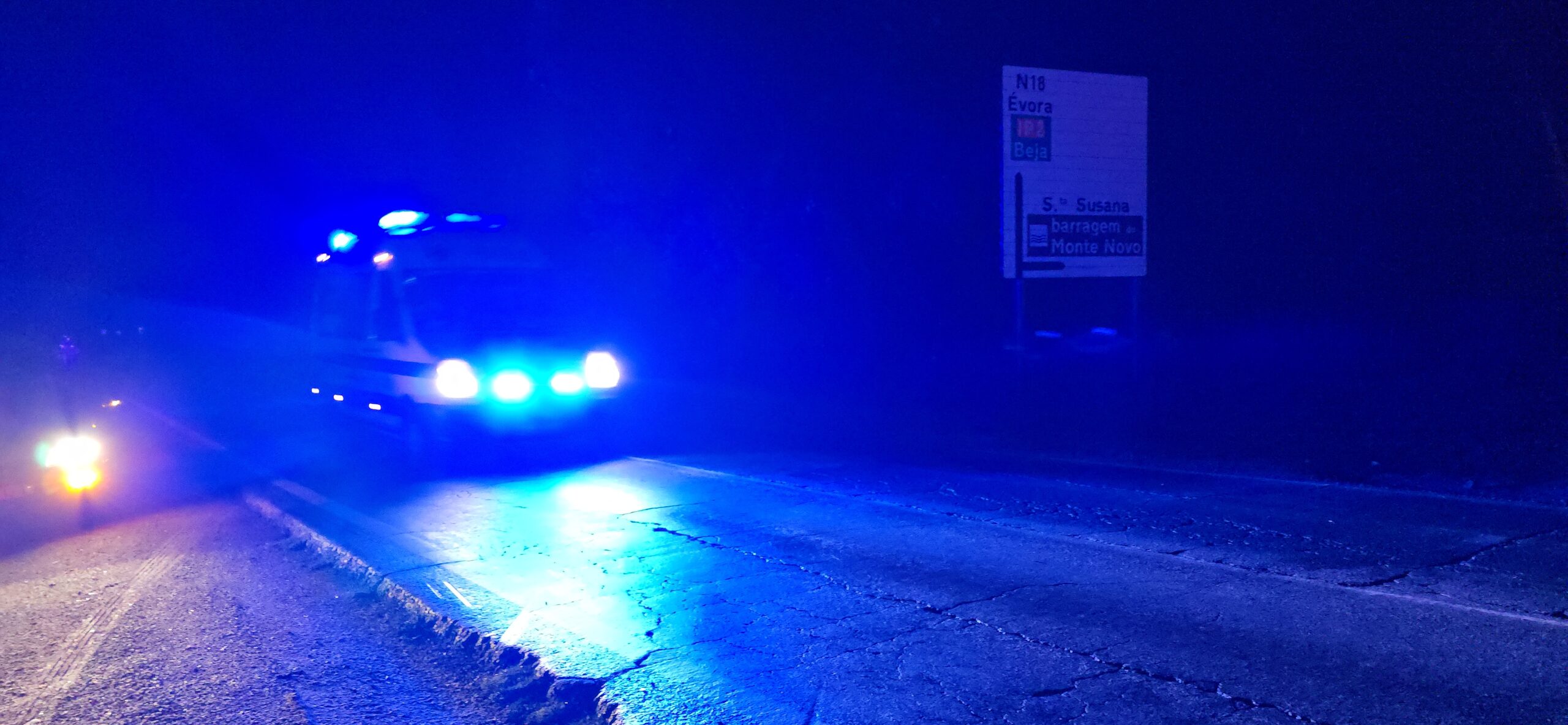 Acidente com autocarro e dois carros provoca vários feridos entre Évora e Reguengos de Monsaraz