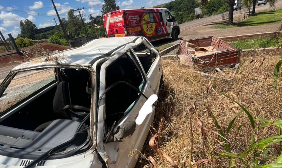 Acidente com capotamento é registrado na ERS-463, em Tapejara