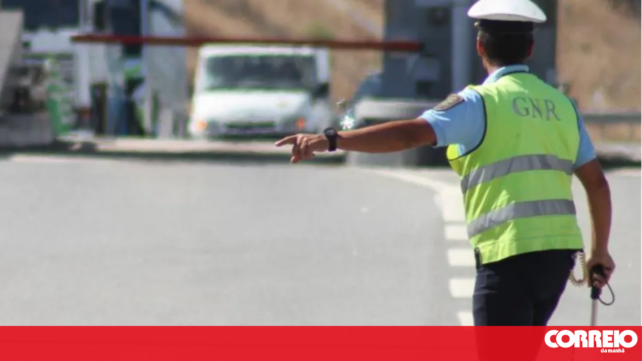 Acidente com sete carros faz três vítimas na A2 - Portugal