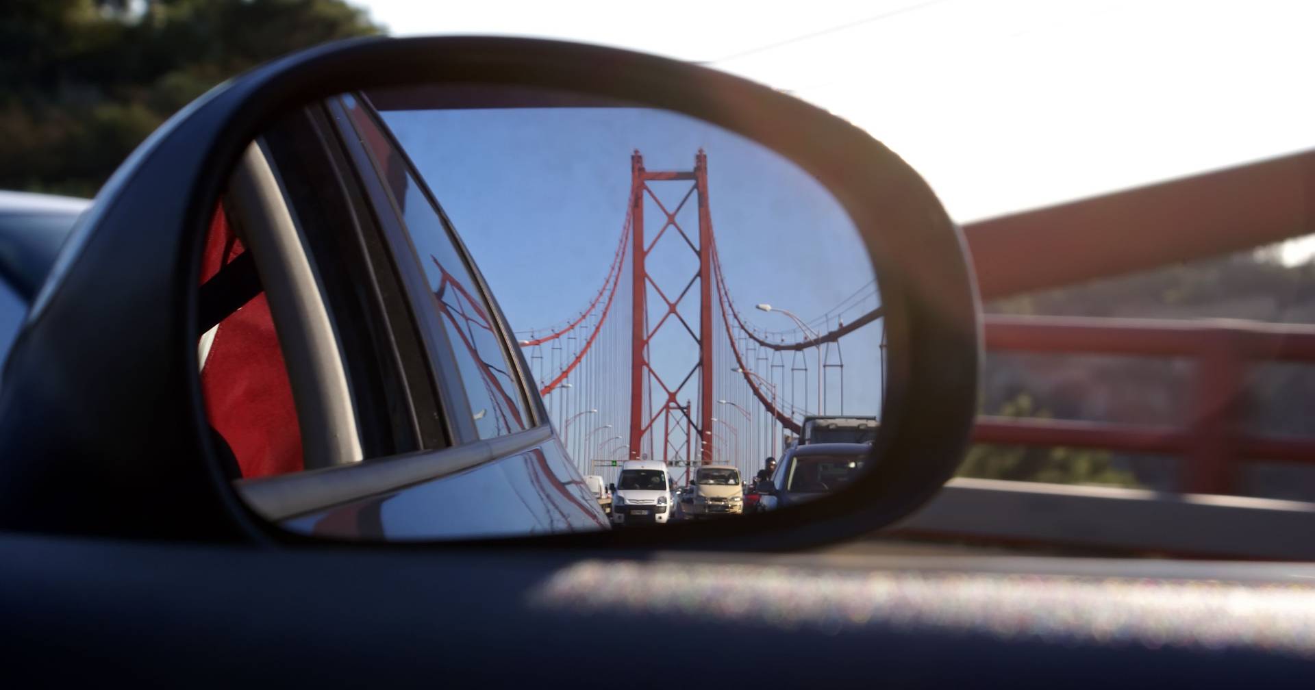 Acidente condiciona trânsito na Ponte 25 de Abril no sentido Almada-Lisboa