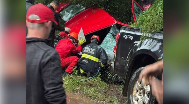 Acidente deixa vítima presa às ferragens na ERS-324