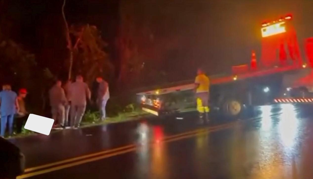 Acidente em rodovia estadual deixa cinco feridos em Jacupiranga (SP)