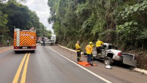 Batida entre 8 veículos bloqueia BR-282, deixa uma pessoa morta e feridos em SC – G1