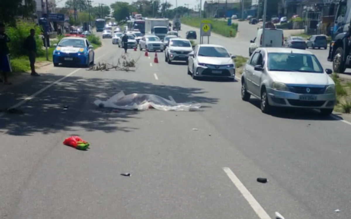 Casal morre em acidente envolvendo moto e caminhão em São Gonçalo | Rio de Janeiro