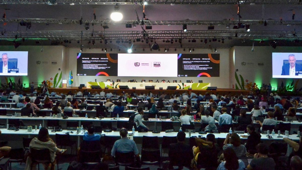 Cúpula da COP30 Fecha Acordo Climático Que Ignora Combustíveis Fósseis
