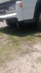 Duas pessoas morrem em acidente entre moto e caminhão em Arraial do Cabo — RC24H