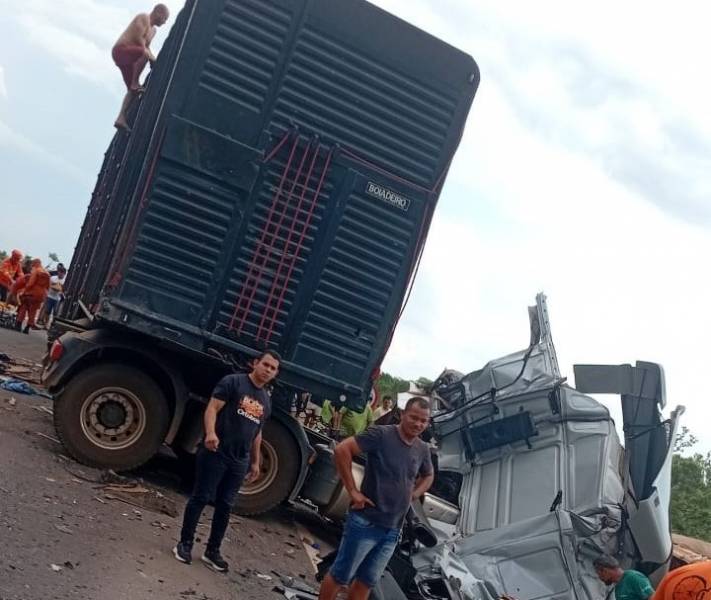 Em rodovia recém-privatizada, caminhoneiro morre após acidente envolvendo três carretas entre Vilhena e Pimenta Bueno