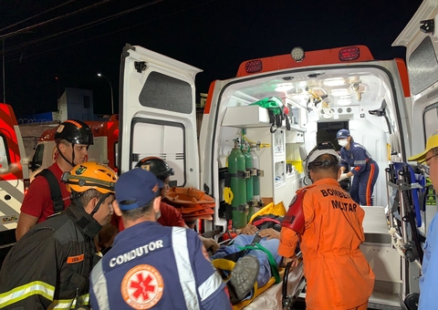 Funcionários da Yamaha ficam feridos e motorista é resgatado das ferragens