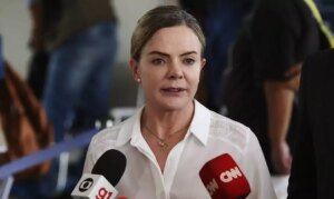 Gleisi critica relatoria de Derrite e vê “contaminação política”