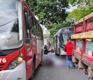 Homem morre em acidente de moto na Avenida José Cândido da Silveira, em BH
