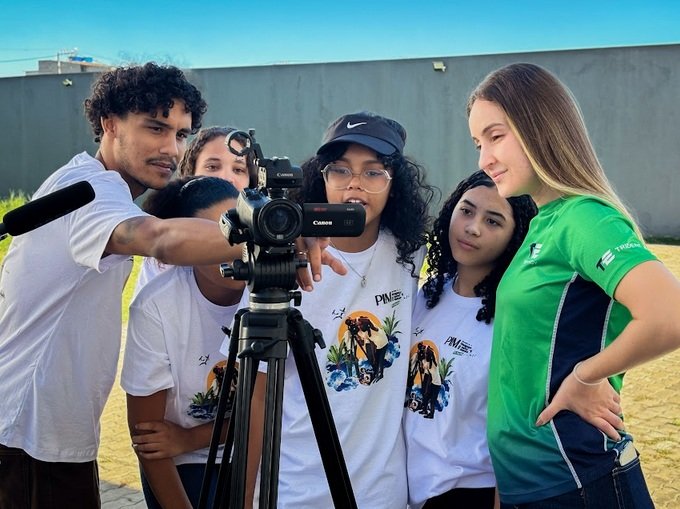 Fora das redes - Macaé - 2