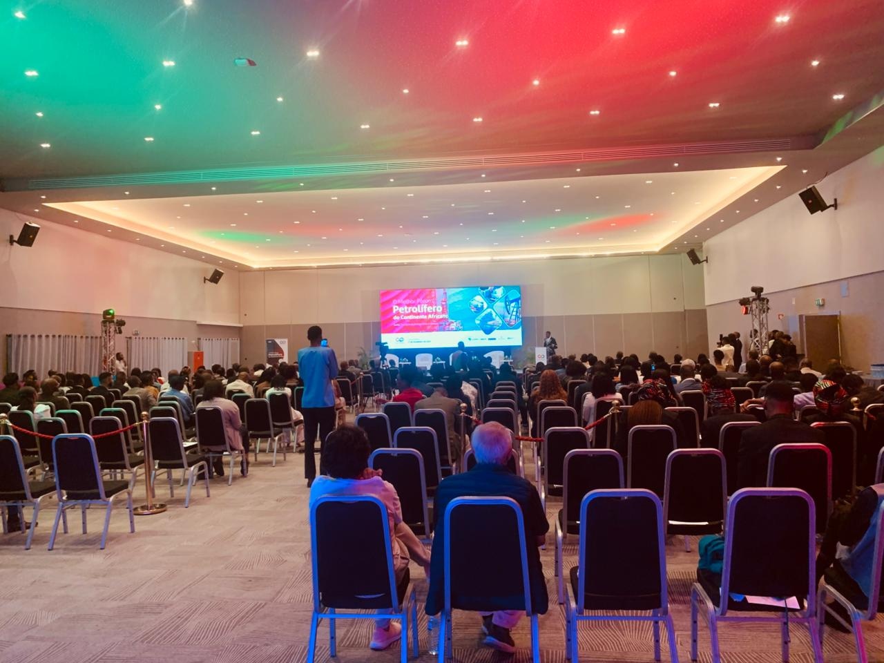 Moçambique Lança Clube de Petróleo e Anuncia Fórum Internacional Sobre Energia Para 2026 • Diário Económico