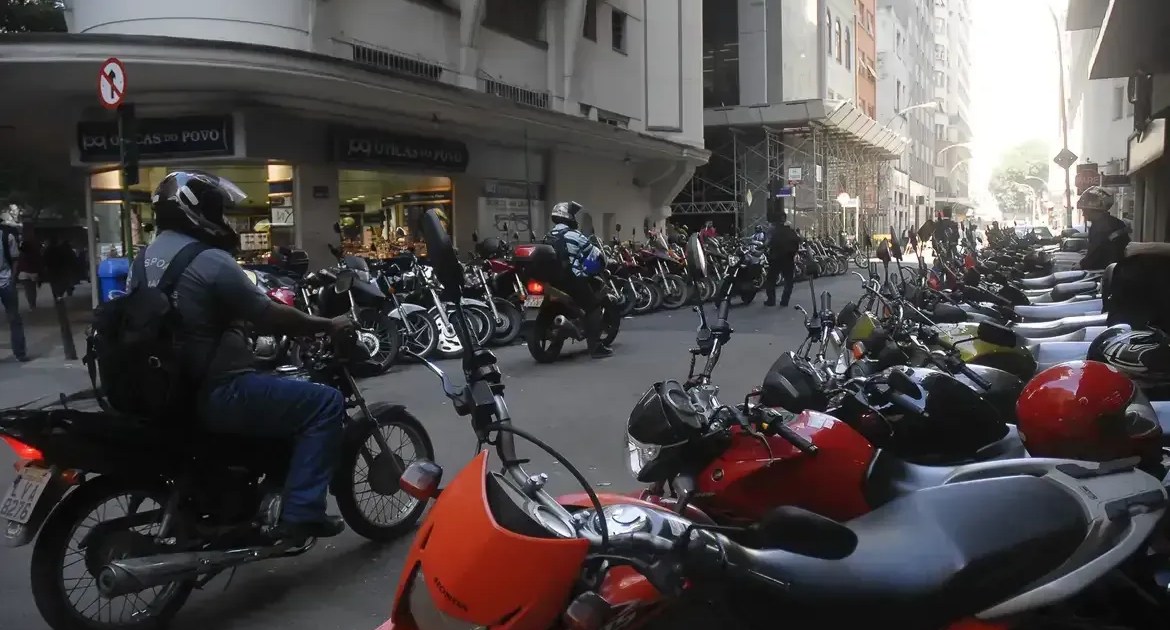 Morte por acidente de moto cresce mais de 15 vezes em 30 anos, diz estudo
