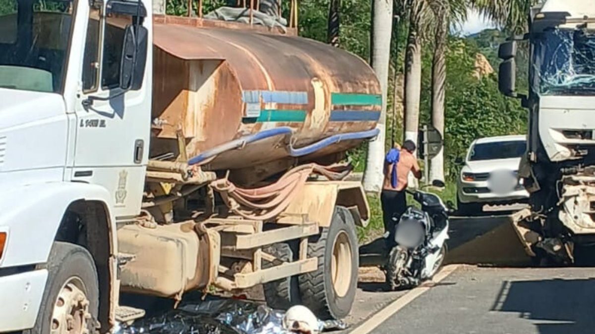 Mulher morre após batida e acidente interdita BR-470 em SC