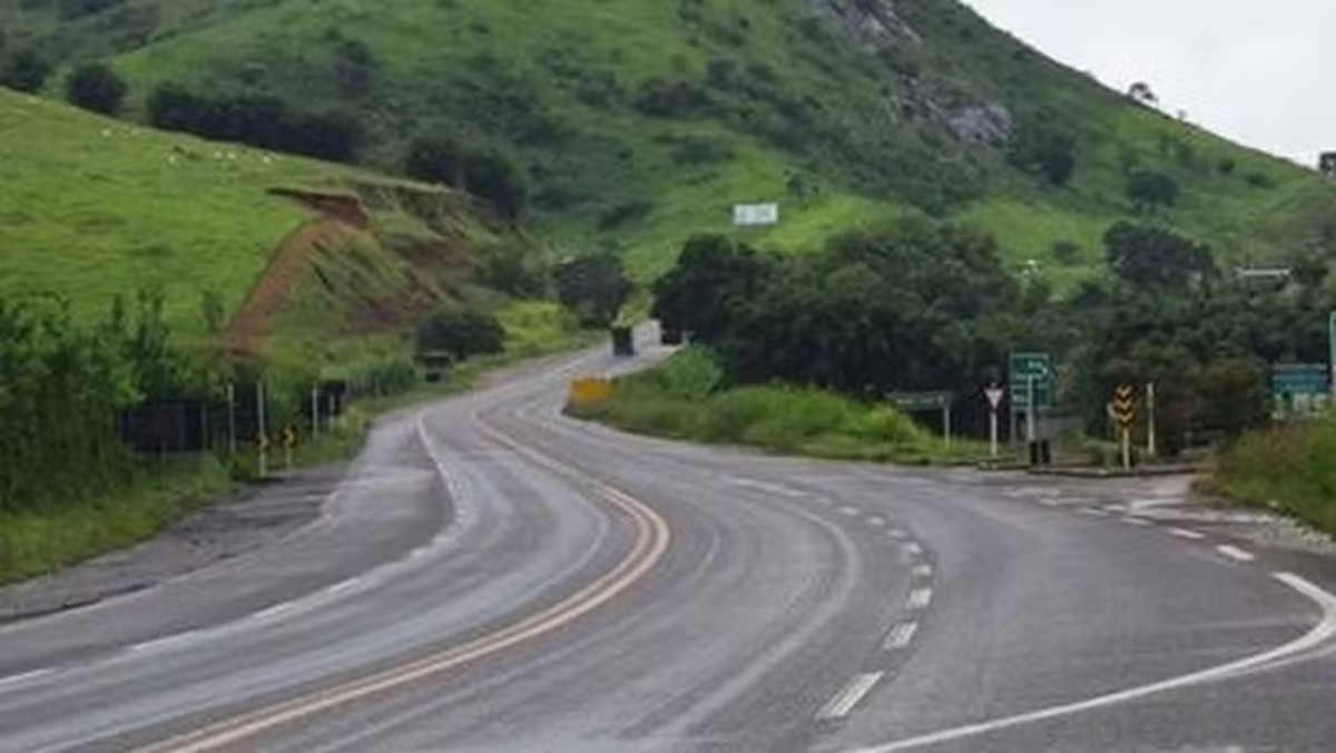 Um irmão morre e outro fica ferido em grave acidente na BR-116 - G1 - Globo