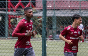 Após desastre e em dia de reformulação interna, São Paulo tem boas notícias com contundidos