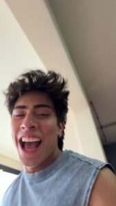 Alegria dura pouco: vídeo mostra comemoração com volta da luz e novo apagão segundos …