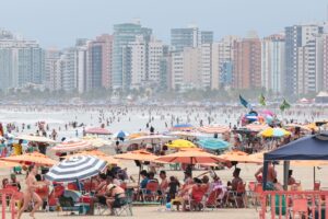 Praia Grande proíbe ambulantes de vender alimentos como churrasco e queijo coalho nas …