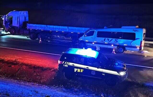 Acidente com van que transportava estudantes mata professora e deixa 14 feridos no Norte do RS