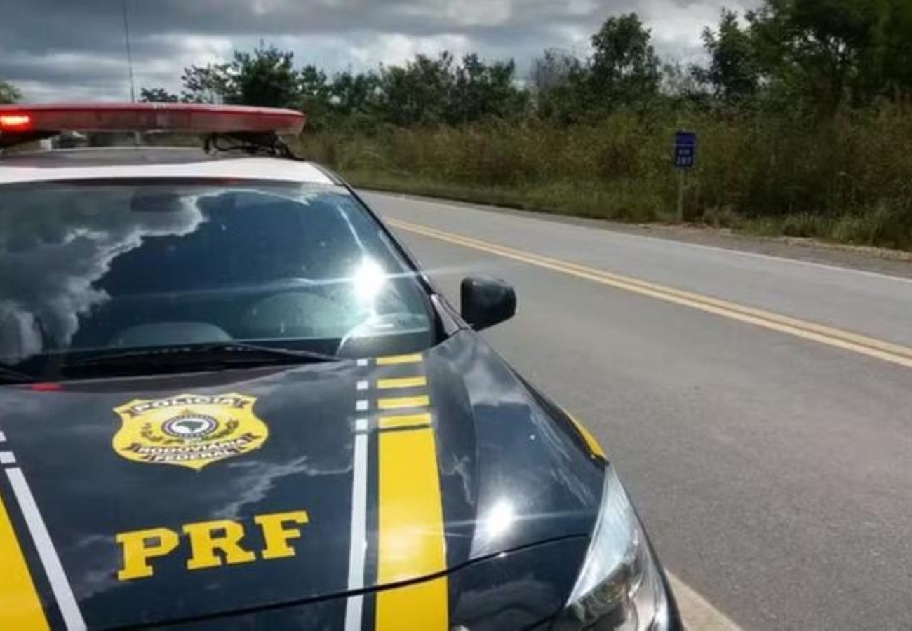 Acidente entre moto e caminhão deixa duas pessoas mortas na BR-153 - G1 - Globo