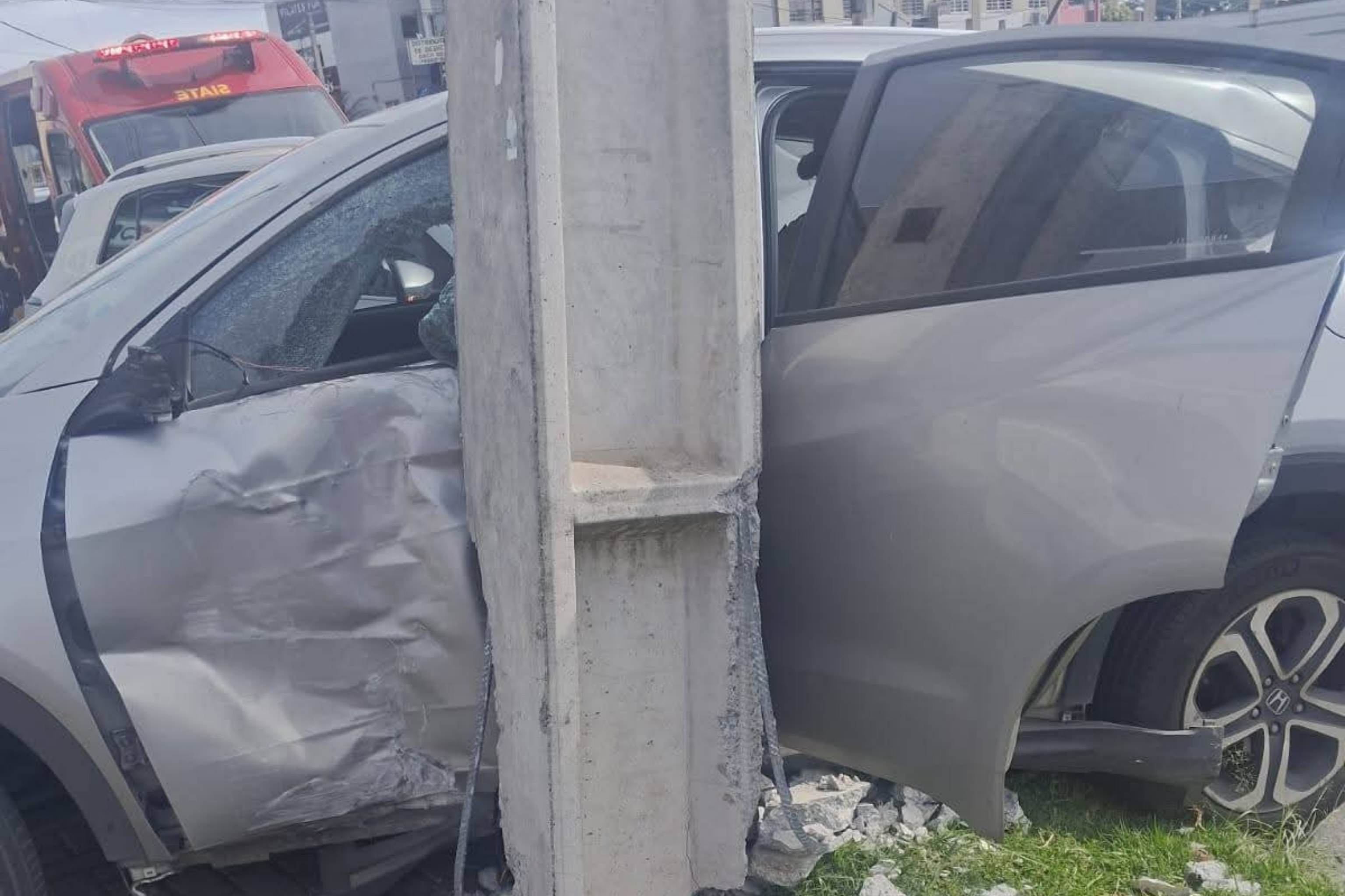 Acidente envolvendo dois carros no Xaxim deixa duas vítimas em estado moderado – CBN Curitiba – A Rádio Que Toca Notícia