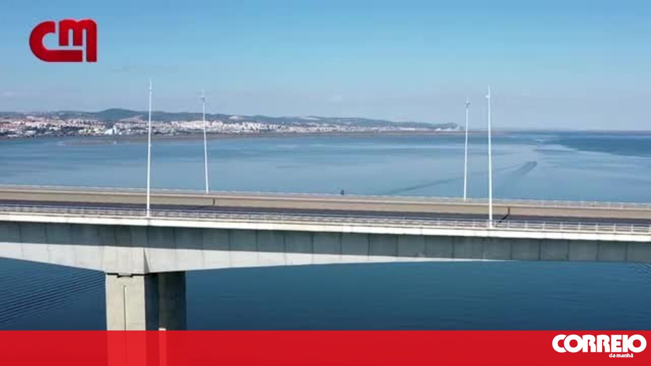 Acidente na A1 faz um ferido e obriga a corte de via junto à Ponte Vasco da Gama - Portugal