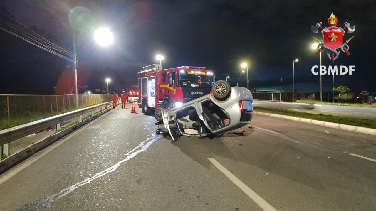 Acidente na EPTG deixa uma pessoa ferida e mobiliza Corpo de Bombeiros