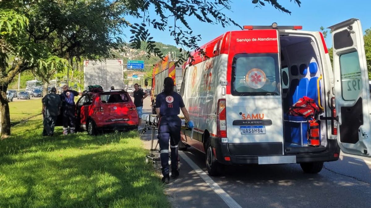 Acidente trava trânsito na SC-401, em Florianópolis