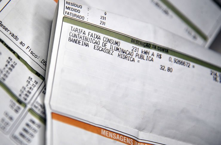 Conta de luz: Aneel rebaixa a bandeira tarifária para verde em janeiro de 2026 por causa das condições favoráveis