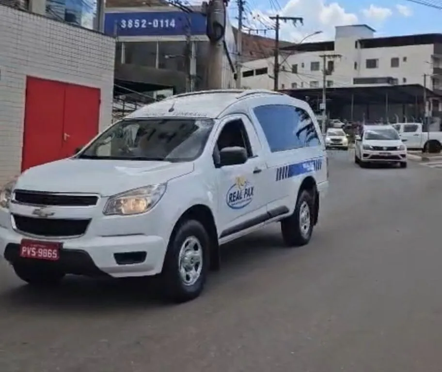 Cortejo fúnebre comove João Monlevade no adeus às cinco vítimas de acidente na BR-381
