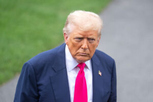 Trump: ‘Política europeia de migração é um desastre e carece de inimigos reais’