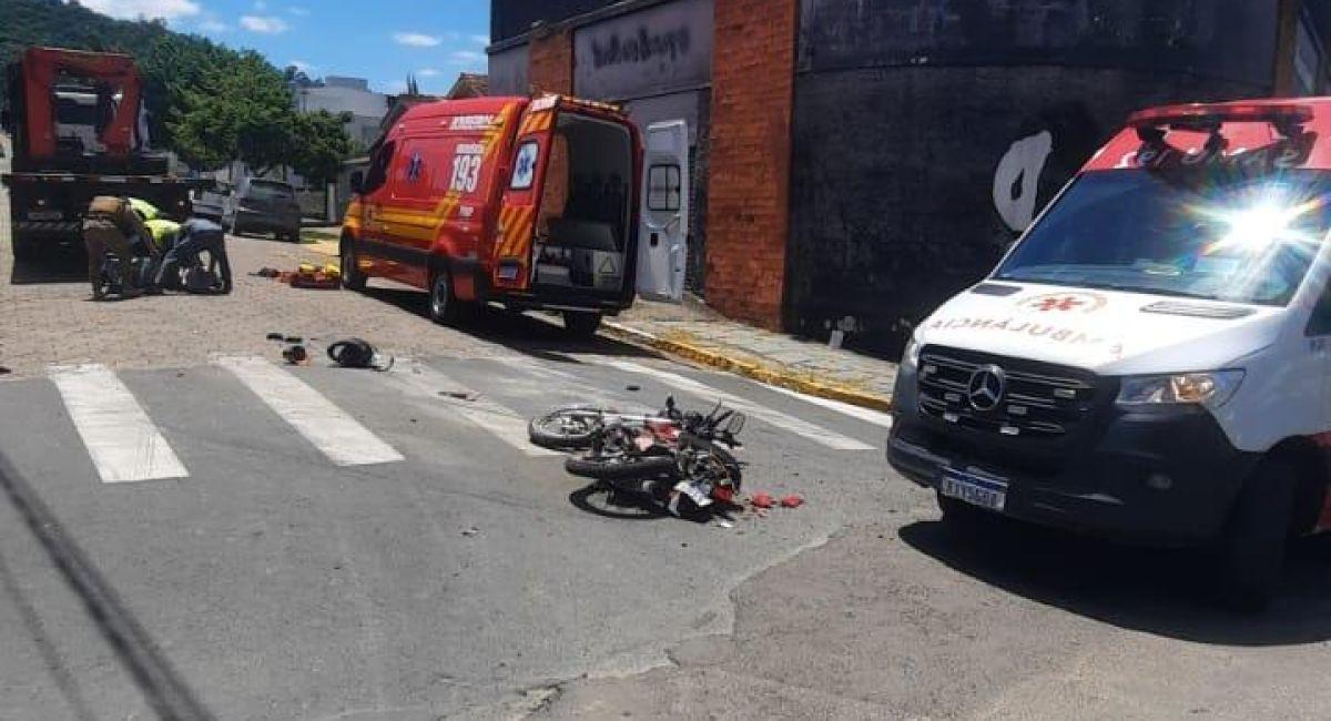 Grave acidente entre moto e caminhão deixa uma vítima fatal em Ituporanga