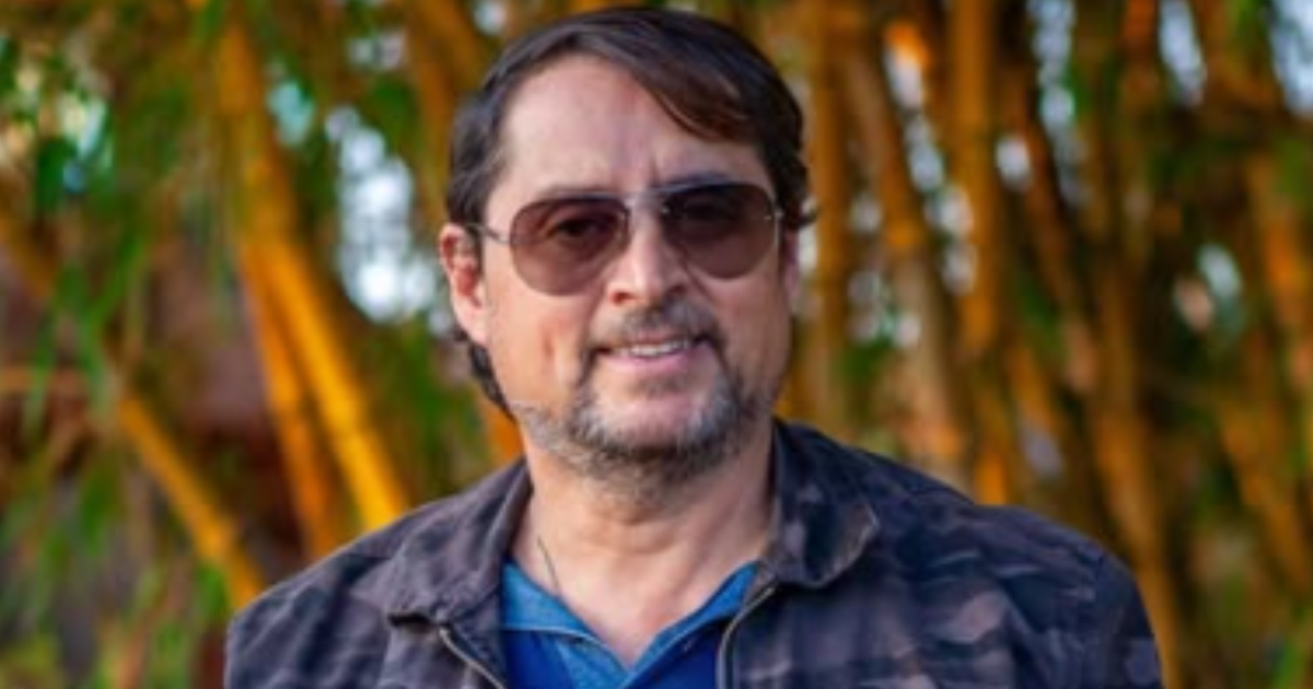 Mauri, irmão de Chitãozinho e Xororó, morre em acidente na Régis Bittencourt