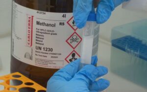 Licor entra na lista de bebidas adulteradas com metanol