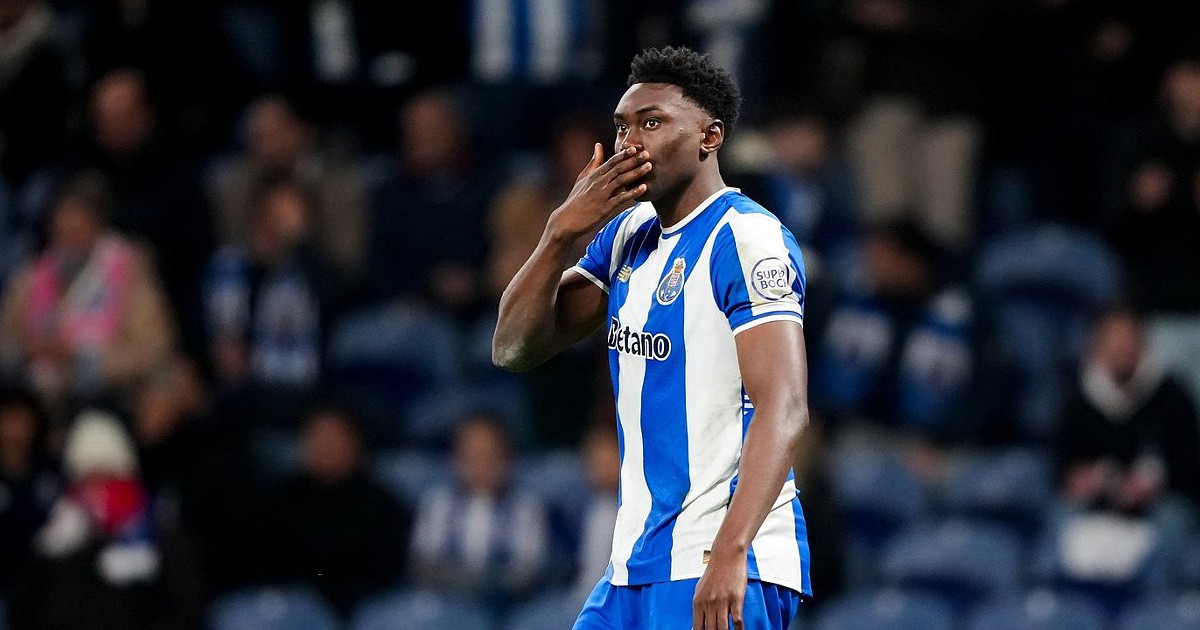 Samu envolvido em acidente de viação perto do Olival sem consequências físicas - Futebol