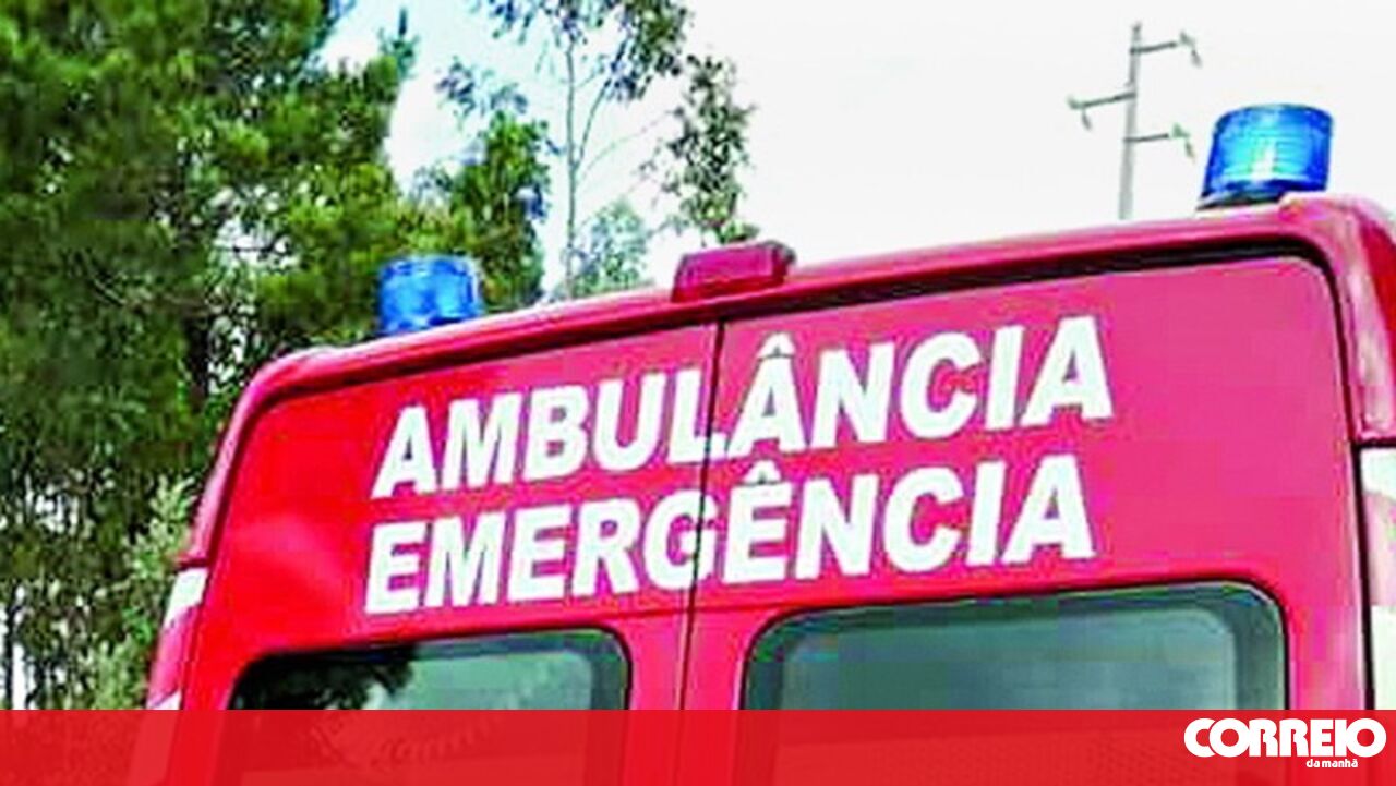Um morto em acidente que envolveu sete viaturas na A1 em Alcanena - Portugal