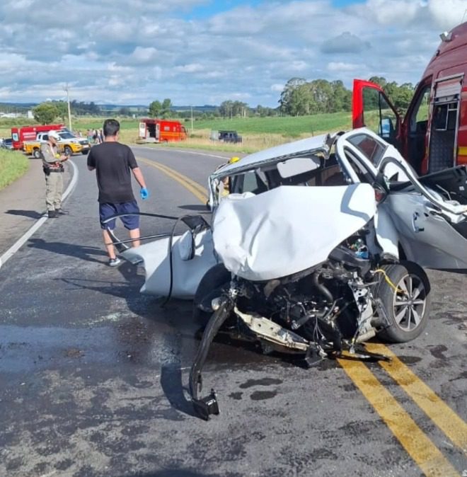 Acidente na Rota do Sol deixa feridos e dois mortos