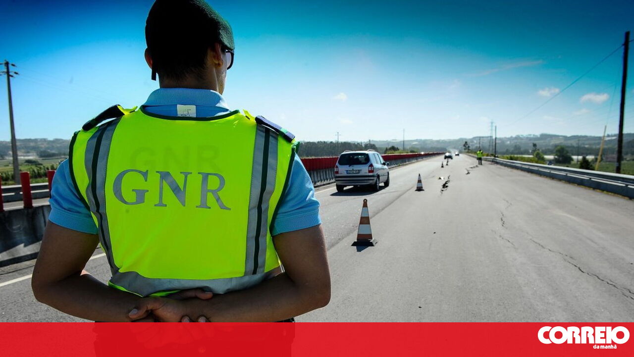 Dois mortos em colisão entre dois carros na A28 em Matosinhos - Portugal
