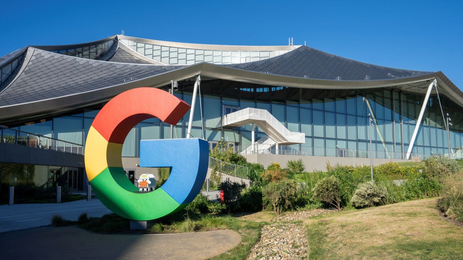 Dona do Google encosta na Nvidia e bate US$ 4 trilhões em valor de mercado