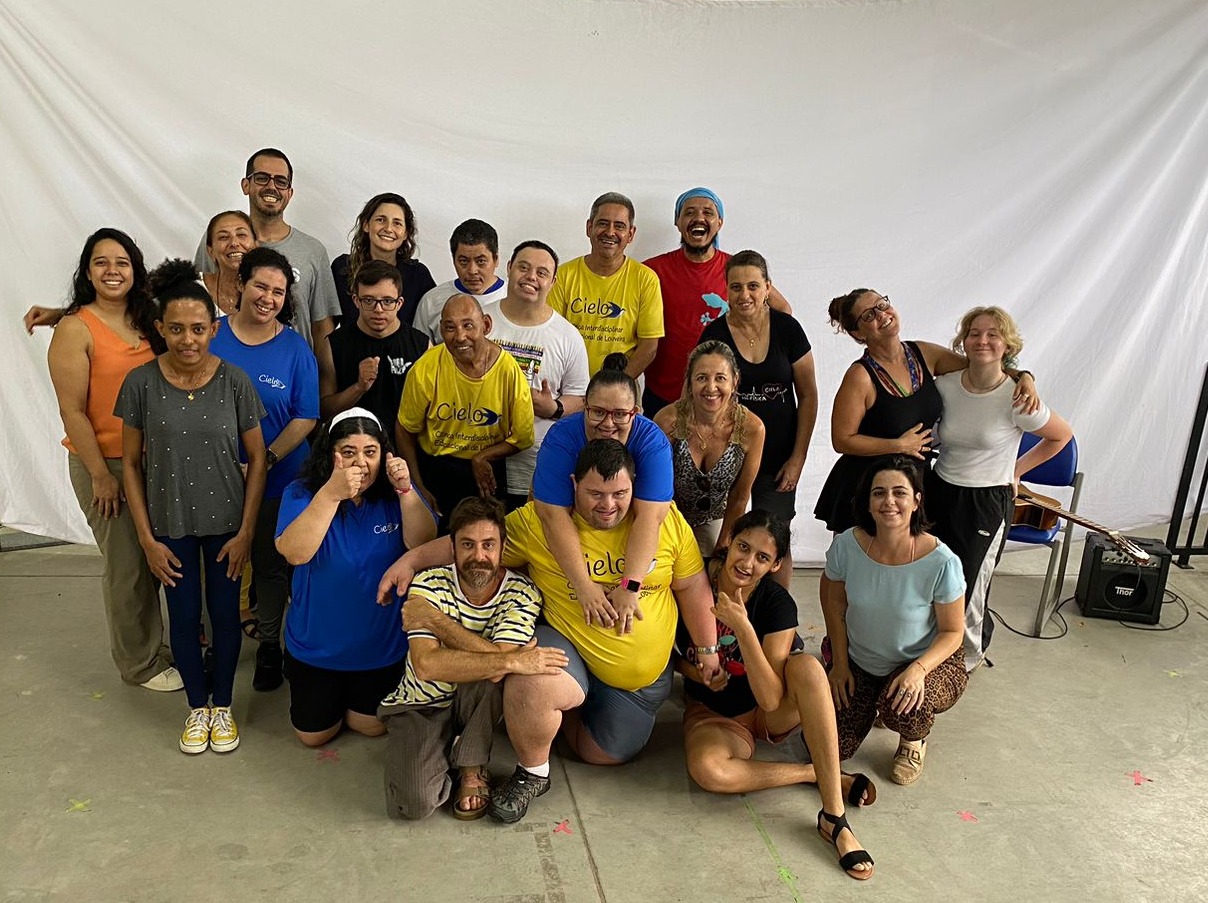 Espetáculo com assistidos de clínica em Louveira encerra projeto Cenários da Inclusão  - Diário Campineiro