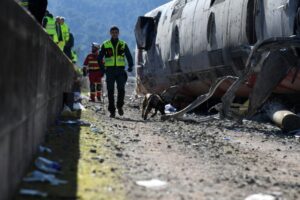 Número de mortos em acidente ferroviário do sul da Espanha sobe para 45