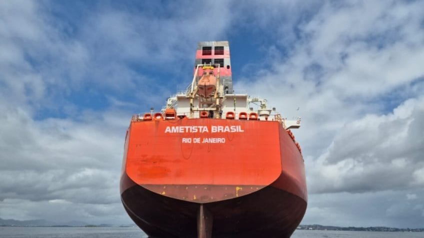 Na imagem, embarcação Ametista Brasil, da Shell