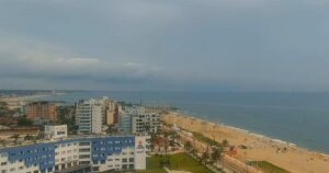 Oito trechos de praias do litoral do Paraná estão impróprios para banho; saiba quais
