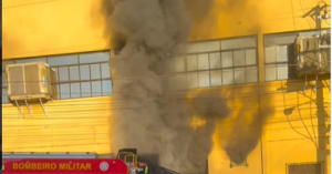 Bombeiro atingido por explosão em Livramento é transferido de helicóptero para Porto Alegre