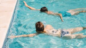 Por qué el cloro de la pileta afecta al pelo y cuáles son los mejores cuidados para el verano